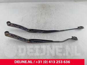 Hyundai H300 Ruitenwisserarm set O194371 foto 3