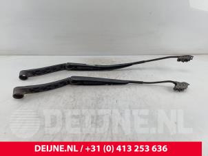 Hyundai H300 Ruitenwisserarm set O194371 foto 2