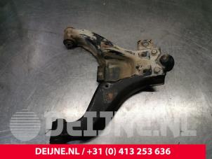 Gebruikte Draagarm onder rechts-voor Renault Maxity 3.0 DCI 150.35 Prijs € 181,50 Inclusief btw aangeboden door van Deijne Onderdelen Uden B.V.