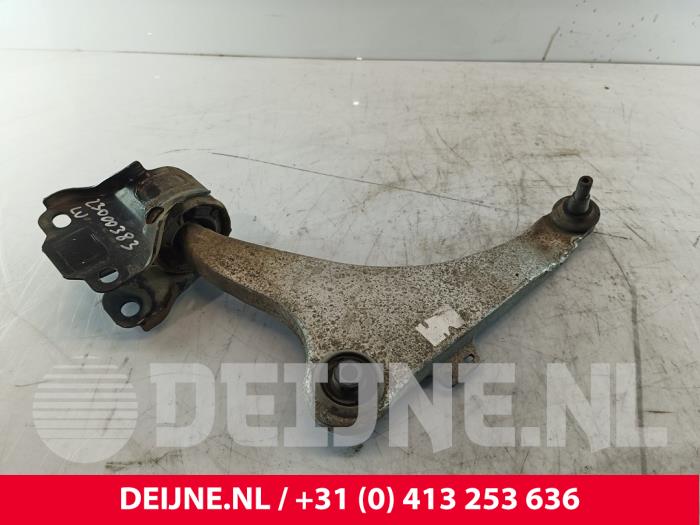 Volvo V70 Draagarm onder links-voor O194653