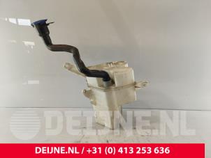 Volvo V70 Scheibensprühertank vorne O194684 foto 3
