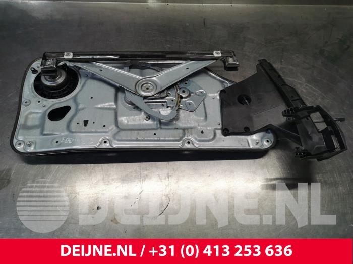 Volvo V70 Ruitmechaniek 4Deurs rechts-voor O194730