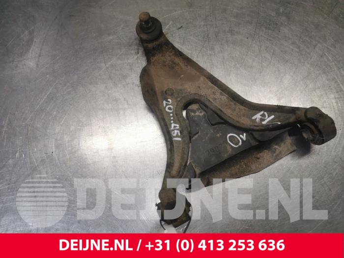 Volvo V70 Draagarm onder rechts-voor O194878