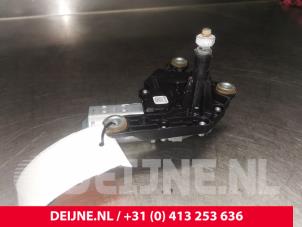 Gebruikte Ruitenwissermotor achter Mercedes Vito (447.6) 2.0 114 CDI 16V Prijs € 72,60 Inclusief btw aangeboden door van Deijne Onderdelen Uden B.V.