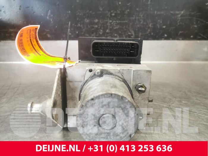 Gebruikte ABS Pomp Volkswagen Crafter 2.5 TDI 30/32/35 Prijs € 242,00 Inclusief btw aangeboden door van Deijne Onderdelen Uden B.V.