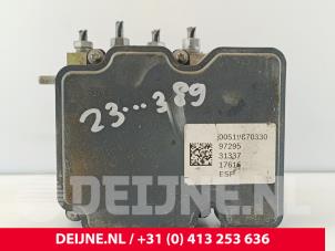 Peugeot Boxer ABS Pomp O195349 foto 3