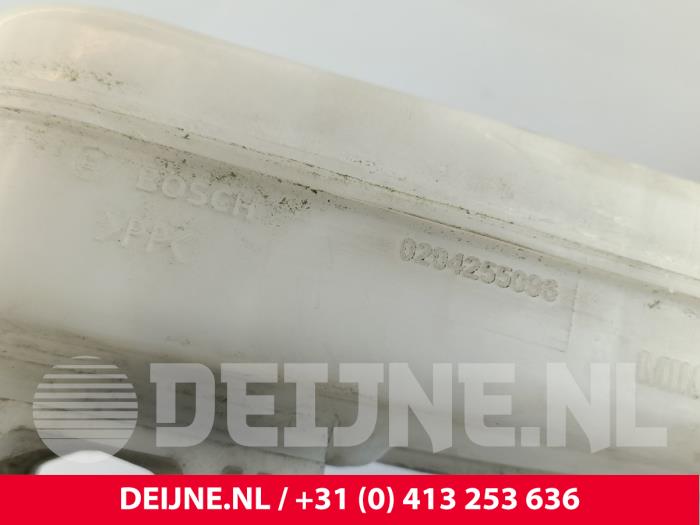Hoofdremcilinder van een Peugeot Boxer (U9) 2.2 HDi 130 Euro 5 2015