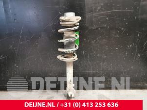 Gebruikte Schokdemperpoot rechts-voor Peugeot Boxer (U9) 2.2 HDi 130 Euro 5 Prijs € 121,00 Inclusief btw aangeboden door van Deijne Onderdelen Uden B.V.