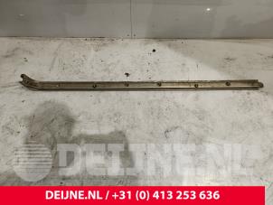 Peugeot Boxer Schuifdeur Rail rechts O195401 foto 3