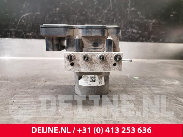 Peugeot Expert ABS Pomp O195442
