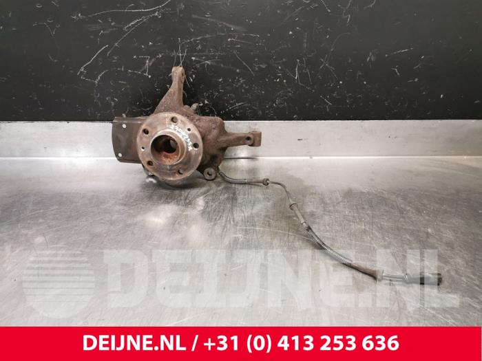 Opel Vivaro Achsschenkel rechts vorne O195542