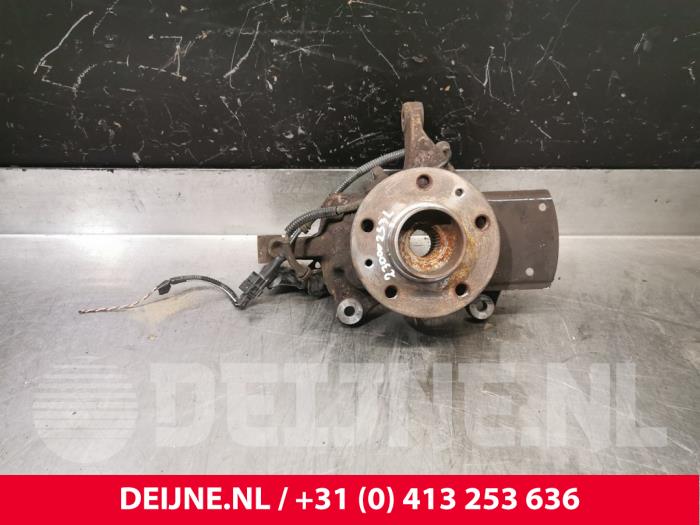 Opel Vivaro Achsschenkel links vorne O195541