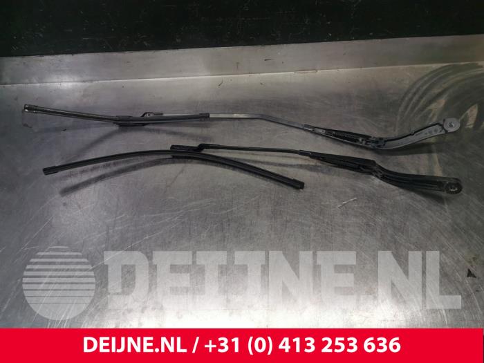 Opel Vivaro Scheibenwischerarm-Set O195559