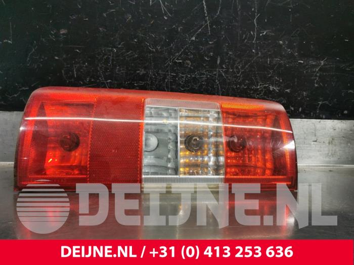 Ford Connect Rücklicht links O195592