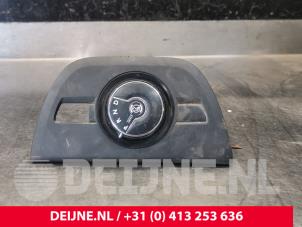 Gebruikte Versnellingspook Citroen Jumpy 2.0 Blue HDI 180 Prijs € 121,00 Inclusief btw aangeboden door van Deijne Onderdelen Uden B.V.