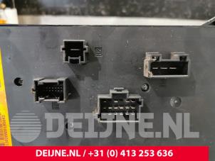 Mercedes Sprinter Fuse box O195843 photo 2