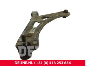 Citroen Berlingo Front lower wishbone, left O195886 photo 2