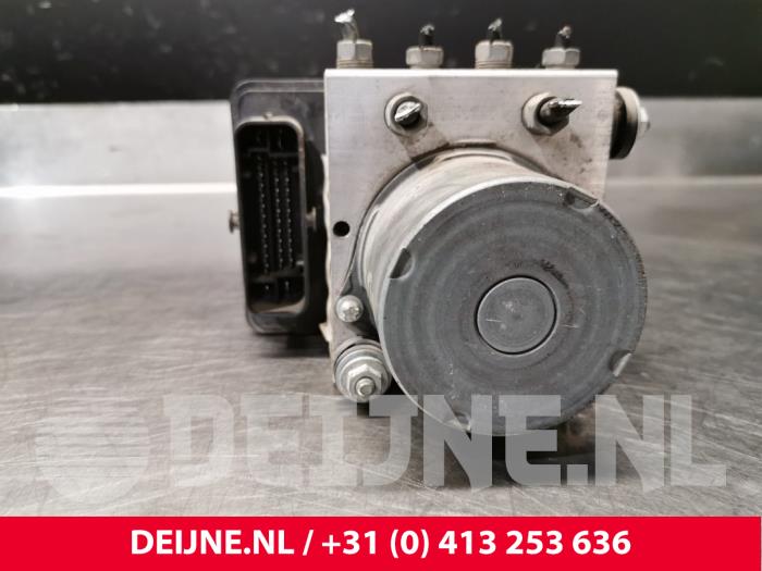 Gebruikte ABS Pomp Mercedes Citan (415.6) 1.5 109 CDI Prijs € 181,50 Inclusief btw aangeboden door van Deijne Onderdelen Uden B.V.