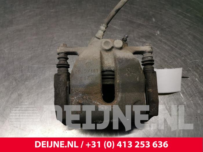 Mercedes Citan Remklauw (Tang) links-voor O195996