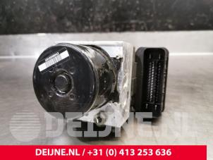 Volvo V70 ABS Pumpe O196155 foto 2
