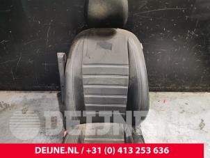 Mercedes Vito Sitz links O196243 foto 3