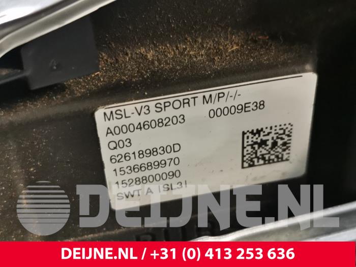 Stuurwiel van een Mercedes-Benz Vito (447.6) 2.2 114 CDI 16V 2015