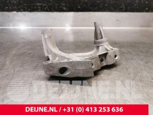 Volkswagen Caddy Engine mount O196311 photo 2