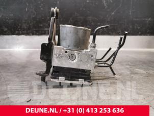 Volkswagen Caddy ABS pump O196318 photo 2