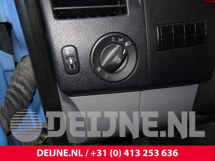 Volkswagen Crafter Light switch O196652