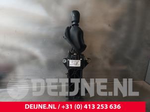 Gebruikte Versnellingspook Volkswagen Crafter 2.5 TDI 30/32/35 Prijs € 90,75 Inclusief btw aangeboden door van Deijne Onderdelen Uden B.V.