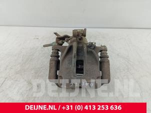 Renault Trafic Remklauw (Tang) rechts-achter O196767 foto 2