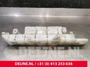 Renault Maxity Ausgleichsbehälter O196879 foto 3