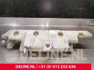 Renault Maxity Ausgleichsbehälter O196879 foto 2