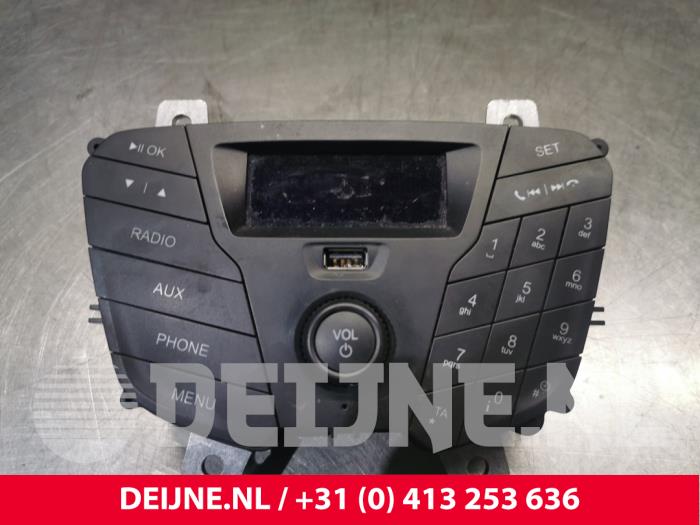 Ford Transit Radio O196945
