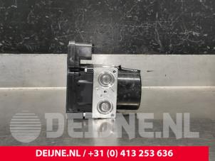 Gebruikte ABS Pomp Volvo V40 (MV) 1.6 D2 Prijs € 75,00 Margeregeling aangeboden door van Deijne Onderdelen Uden B.V.