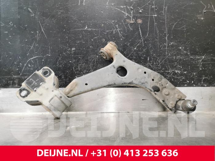 Volvo V40 Querlenker unten rechts vorne O197081