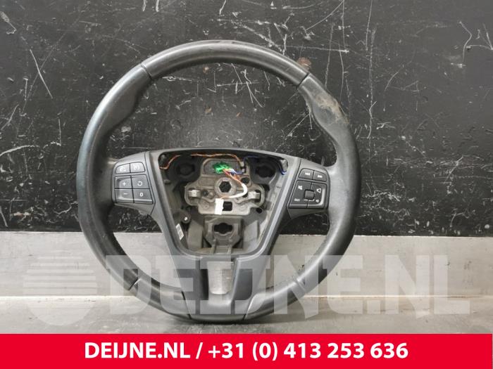 Volvo V40 Lenkrad O197119