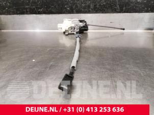 Volvo V40 Front door lock mechanism 4-door, right O197147 photo 2