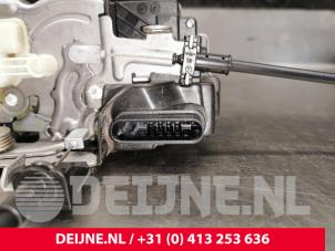 Volvo V40 Front door lock mechanism 4-door, right O197147 photo 3