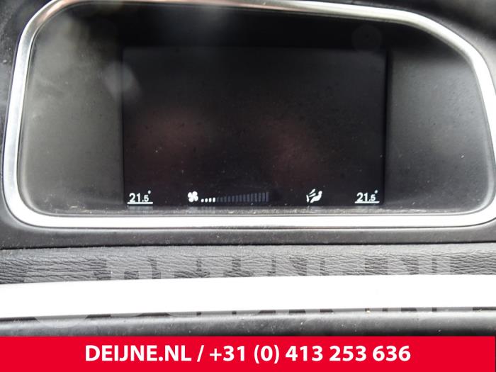 Display Interieur van een Volvo V40 (MV) 2.0 D2 16V 2015