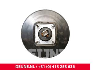 Gebruikte Rembekrachtiger Volvo C70 (MC) 2.5 T5 20V Prijs € 75,00 Margeregeling aangeboden door van Deijne Onderdelen Uden B.V.