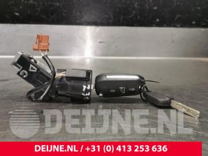 Opel Vivaro Zündschloss+Schlüssel O197741 foto 2