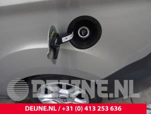 Ford Transit Courier Tank Klep O197970 foto 2