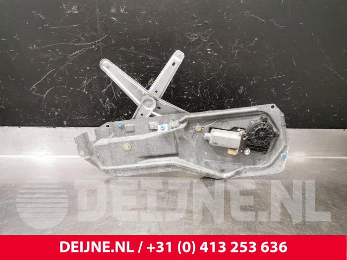 Volvo V70 Ruitmechaniek 4Deurs links-achter O198152