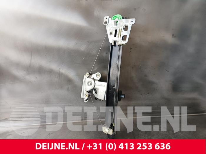Volvo V70 Ruitmechaniek 4Deurs rechts-achter O198231