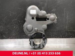 Gebruikte Distributiedeksel Volvo V60 II (ZW) 2.0 D3 16V Prijs € 35,00 Margeregeling aangeboden door van Deijne Onderdelen Uden B.V.