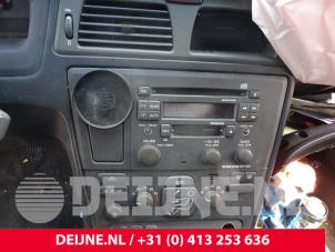Gebruikte Radio Volvo S60 I (RS/HV) 2.4 20V 140 Prijs € 80,00 Margeregeling aangeboden door van Deijne Onderdelen Uden B.V.