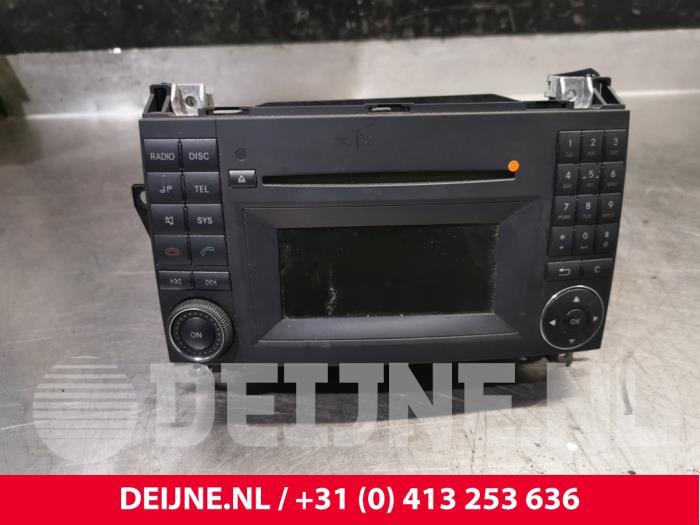 Mercedes Vito Radio O198600