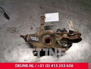 Opel Vivaro Achsschenkel links vorne O198689 foto 3