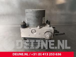 Opel Vivaro ABS pump O198671 photo 3